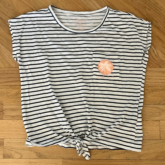 Roxy Other - Roxy girls 10/Medium White with navy blue stripes with pocket